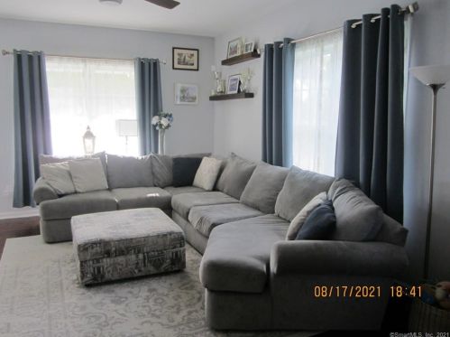 48 Jones Rd, Wallingford CT  06492-4325 exterior