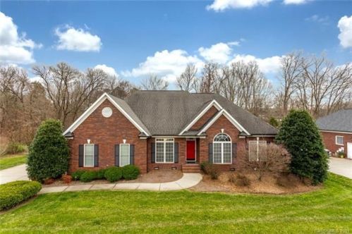 7909 Tottenham Dr, Harrisburg, NC 28075-8356