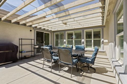 17716 Almond Orchard Way, Lathrop CA  95330-9374 exterior