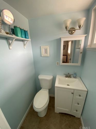 10402 Whirlaway St, Cypress CA  90630-4466 exterior