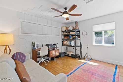 6811 11th Pl, Phoenix AZ  85014-1027 exterior