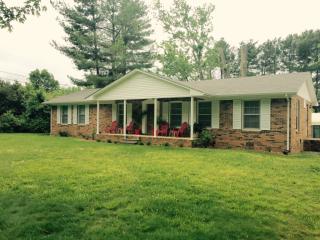 1505 Quinland Lake Rd, Cookeville, TN 38506-7374