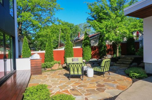 2872 Erie Ave, Cincinnati OH 45227-2735 exterior