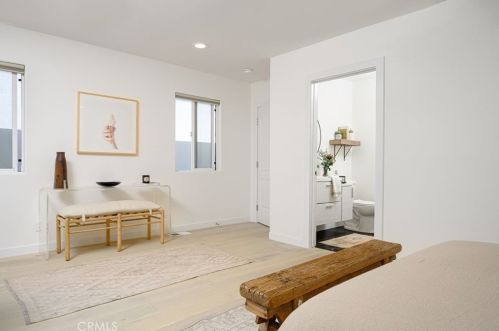 513 Dianthus St, Manhattan Beach CA  90266-6720 exterior