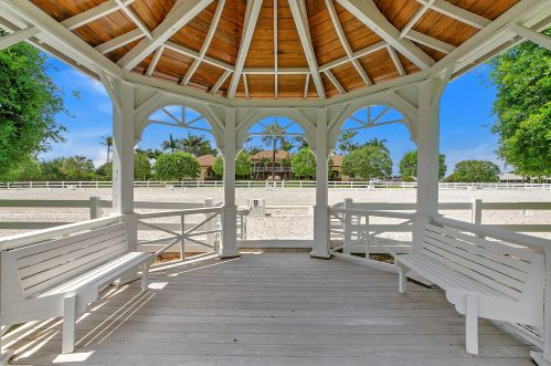 15563 Estancia Ln, West Palm Beach FL  33414-7439 exterior