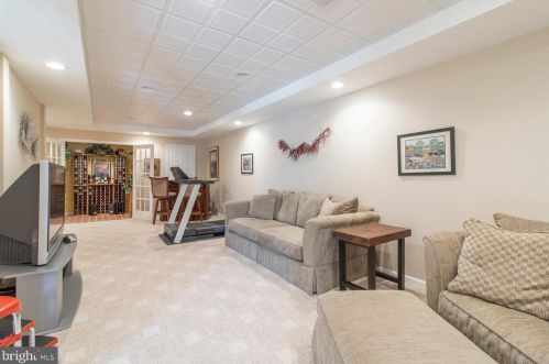 830 Creekview Dr, Blue Bell PA 19422-2729 exterior