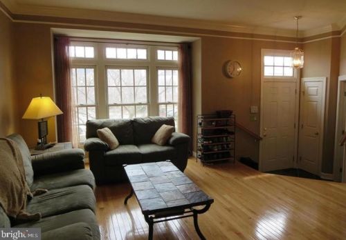 6240 Levi Ct, Springfield VA  22150-7800 exterior