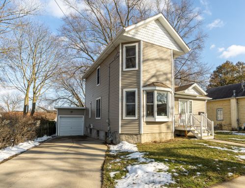 327 Warren St, Watertown, WI 53094-4232