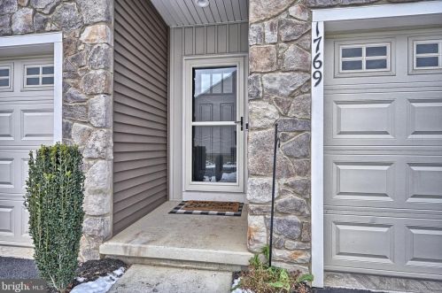 1769 Shady Lane Dr, Navy Sup Dpt, PA 17055
