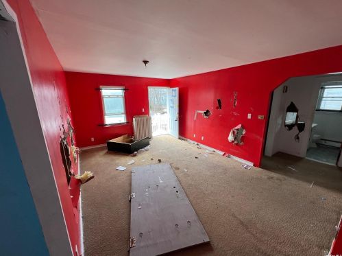 1 Irene St, North Lindenhurst NY  11757-1204 exterior