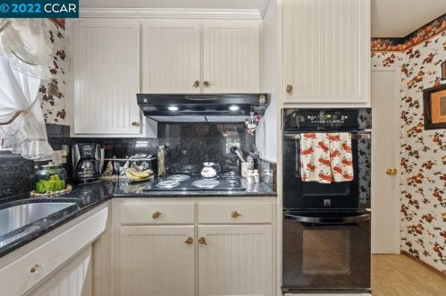 975 Kilkenny Way, Pinole CA  94564-2717 exterior