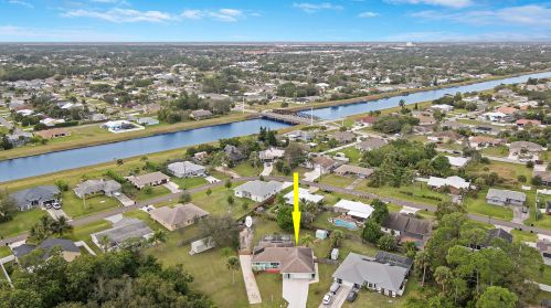 2398 Lejune St, Fort Pierce FL  34953-2677 exterior