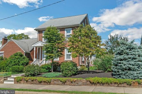 39 Mount Vernon St, Lansdale, PA 19446-3622