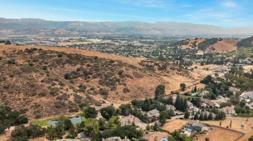 18660 Castle Lake Dr, Morgan Hill CA  95037-9472 exterior