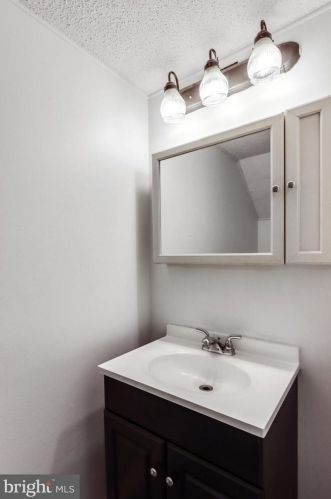 14 Mallard Ct, Charles Town WV  25414-5803 exterior