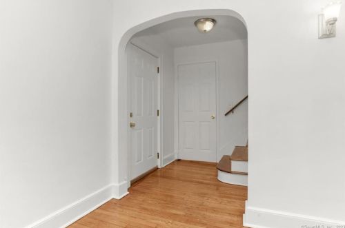 26 Orlando Ave, Stamford CT  06902-6410 exterior