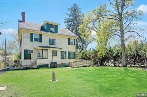 20 Giles Rd, Harrington Park, NJ 07640-1829