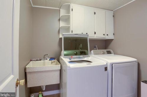 479 Woodcrest Dr, Navy Sup Dpt PA  17050-6854 exterior