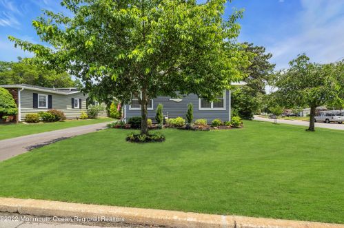 2 Campion Ct, Bricktown NJ  08724-1909 exterior