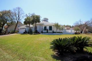 812 Boulevard Of The Champions, Shalimar FL  32579-2233 exterior