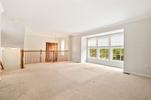 124 Chapel Harbor Dr, Pittsburgh, PA 15238-3154