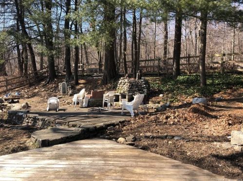 1450 Highland Ave, Waterbury CT  06708-2757 exterior