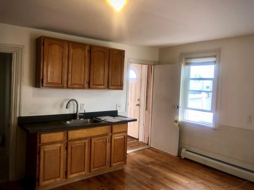 34 Vinton St, Providence, RI 02919-2331