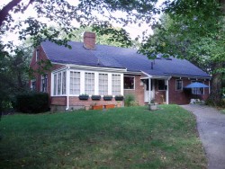 75 Valentine St, Newton, MA 02465-3019