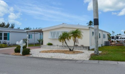 17880 Peppard Dr, Fort Myers Beach, FL 33931-7147