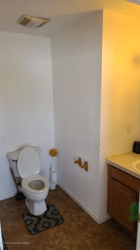 138 Rdg Ave, Tinton Falls NJ 07712-6745 exterior