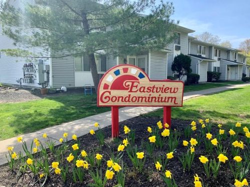 1 Ruth Ct, Middletown NY  10940-5328 exterior