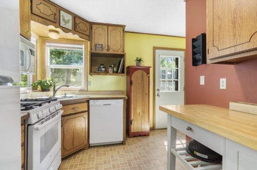 7724 58th Pl, Minneapolis, MN 55428-3233