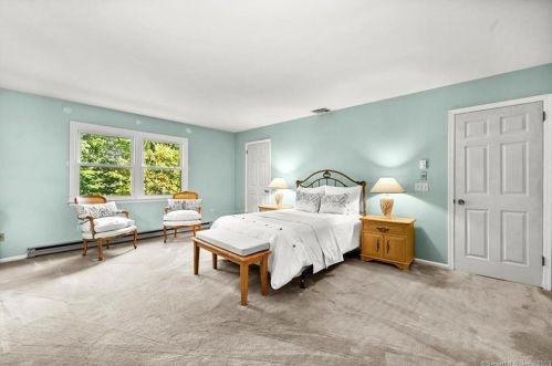 41 Cranbury Rd, Norwalk CT 06851-2649 exterior