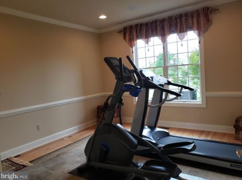 4260 Wyndemere Cir, Schnecksville PA  18078-3527 exterior