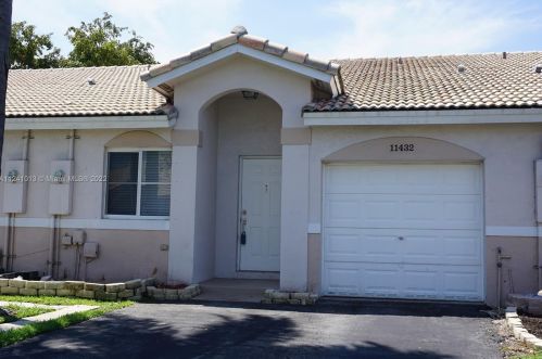 11432 17th Ct, Hollywood FL  33025-6605 exterior