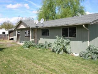 349 Lithia Ave, Talent, OR