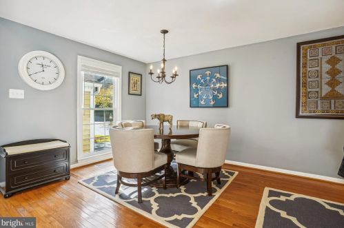 1502 Deer Point Way, Herndon VA  20194-1584 exterior