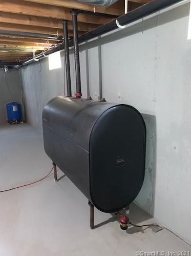 8 Cypress Rd, Uncasville CT  06382-1420 exterior