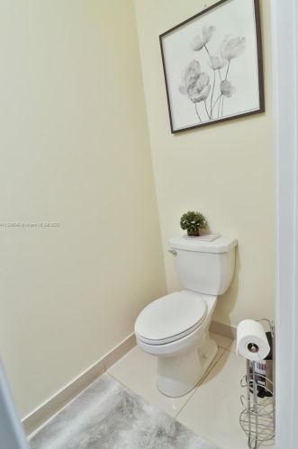 15832 91st Ct, Hialeah FL  33018-1951 exterior