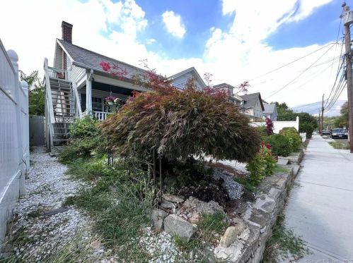 1 Center Ave, Norwalk CT  06851-3602 exterior