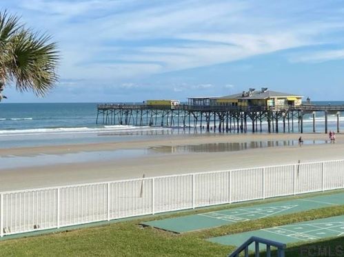 3641 Atlantic Ave, Daytona Beach FL  32118-2603 exterior