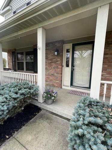 5525 Moonflower St, Darbydale, OH 43123-8857