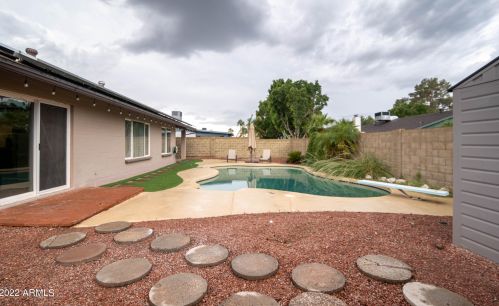 16814 31 Ave, Phoenix AZ 85009-4846 exterior