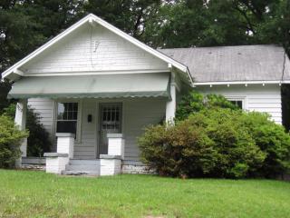 902 Englewood St, Greensboro, NC 27403-2149