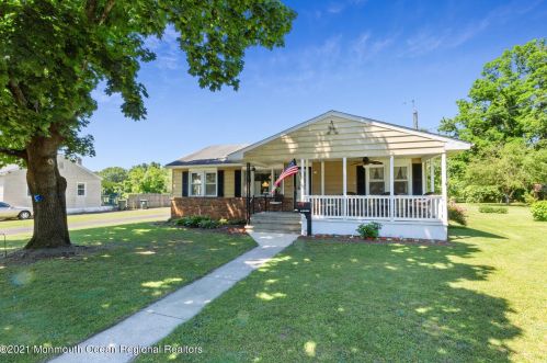 7 Twin Dr, Plumsted Township, NJ 08533-1513