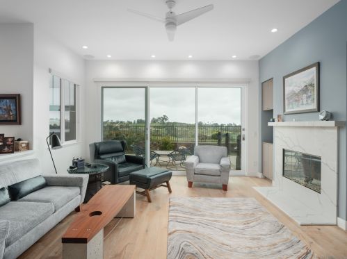 1355 Ravean Ct, Encinitas CA  92024-6204 exterior