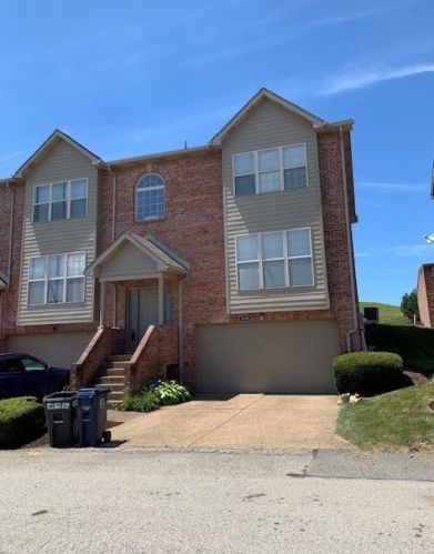 1006 Augusta Ln, Jeannette, PA 15644-4726