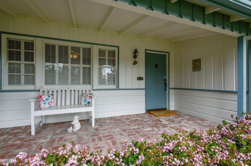 1241 Fernside Dr, La Canada, CA 91011-2224