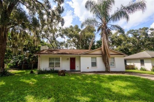 1414 Carolina Ave, Deland, FL 32724-5779