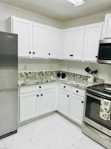 162 Shadowview Ct, Lehigh Acres FL  33974-0802 exterior